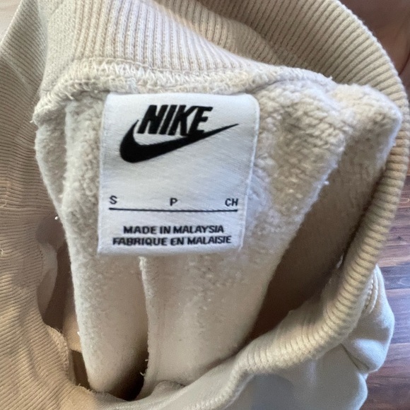 Nike Women’s Beige Wide Leg Sweatpants - Picture 3 of 3